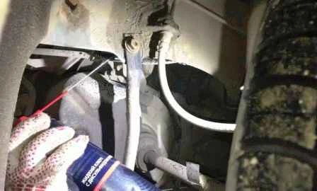 Replacing the Renault Sandero engine sump gasket