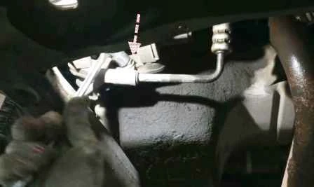 Replacing the Renault Sandero engine sump gasket