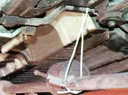 Replacing the Renault Sandero engine sump gasket