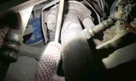 Replacing the Renault Sandero engine sump gasket
