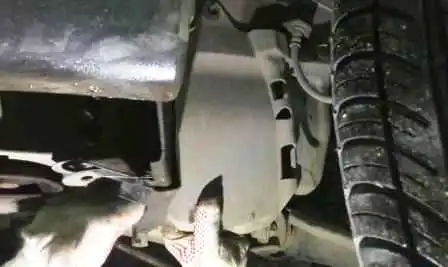 Replacing the Renault Sandero engine sump gasket
