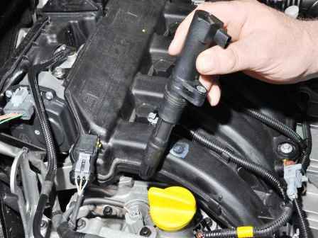 Reemplazo de elementos del sistema de encendido Renault Sandero
