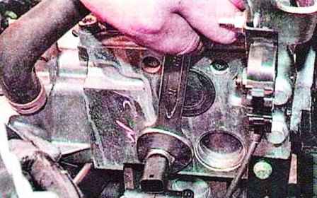 Reemplazo de los componentes del sistema de gestión del motor Renault Sandero