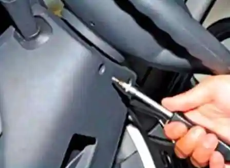 Снятие и проверка подрулевых переключателей Рено Сандеро