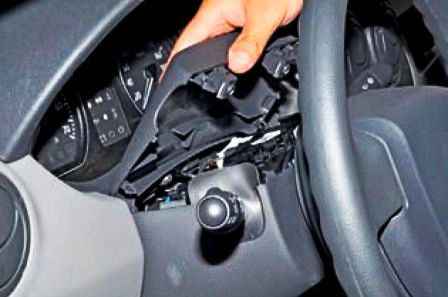 Comprobación y reemplazo de la cerradura de encendido del automóvil Renault Sandero