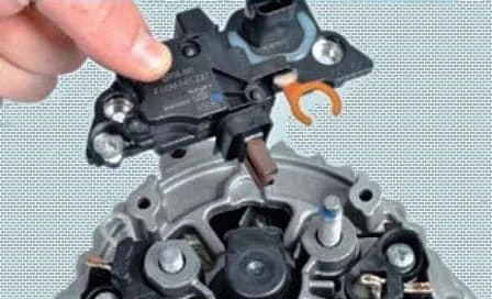 Removal and repair of Renault Sandero generator