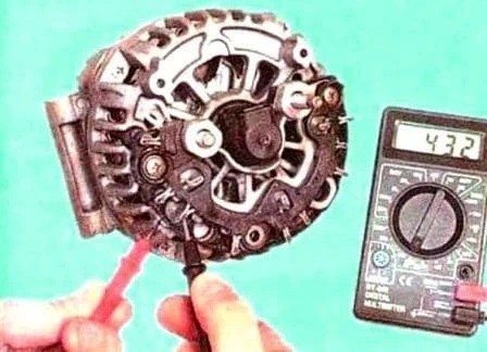 Removal and repair of Renault Sandero generator