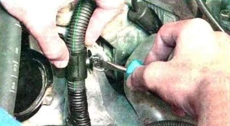 Removal and repair of Renault Sandero generator