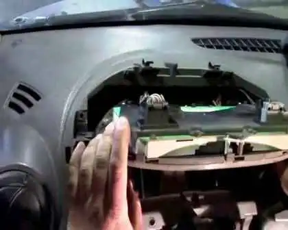 Cómo quitar e instalar el grupo de instrumentos de Renault Sandero