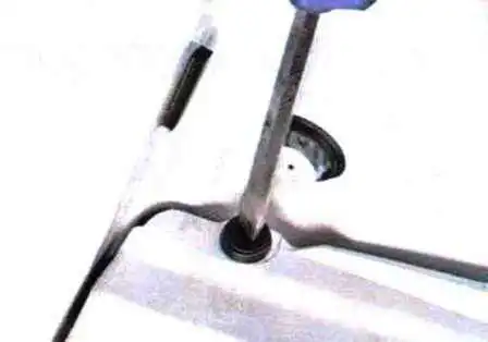 Extracción de guardabarros y parachoques de un Renault Sandero