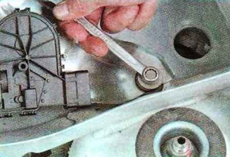 Repair of windscreen cleaner of Renault Sandero