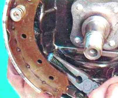 Renault Sandero parking brake repair