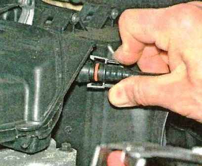 Checking and adjusting Renault Sandero brakes