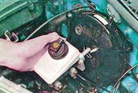 Reemplazo del cilindro maestro de freno y amplificador de vacío para Renault Sandero