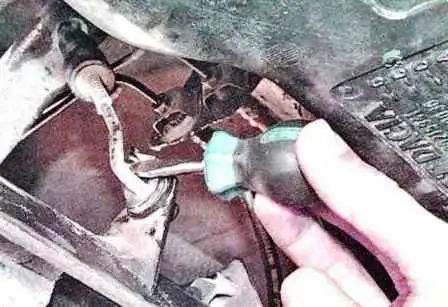 Replacing the brake pressure regulator