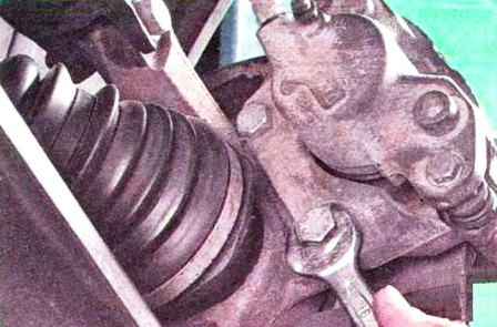 Renault Sandero front wheel brake repair