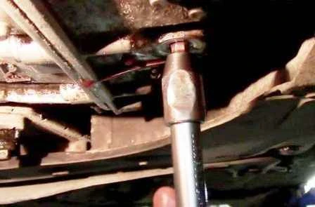 Cómo control y llenado de aceite en transmisión automática Renault Sandero