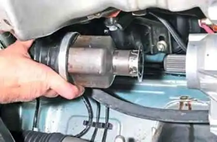 Removing front wheel drives Renault Sandero