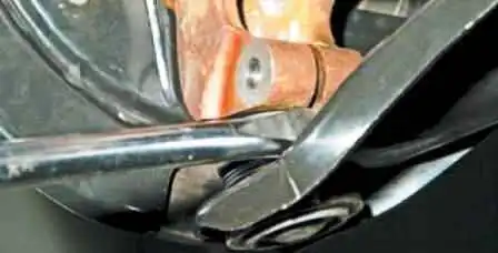 Removing front wheel drives Renault Sandero