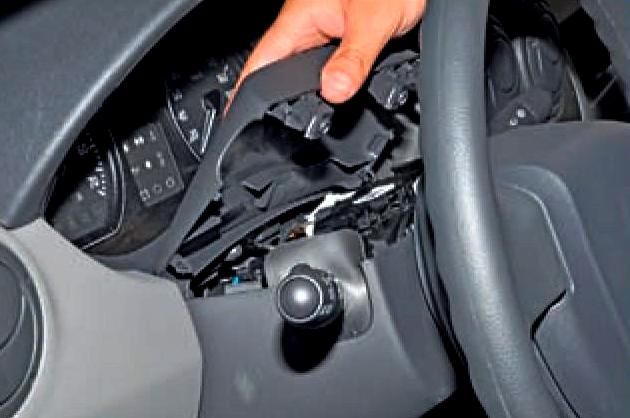 Removing and checking paddle shifters Renault Sandero