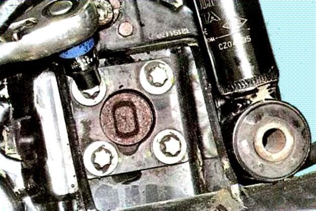Replacing elements of the Renault Sandero rear suspension