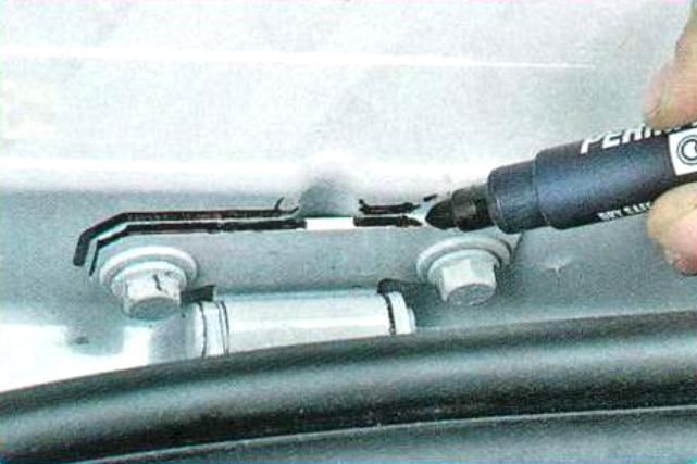Renault Sandero rear door repair