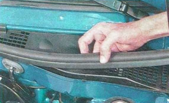 Ремонт очистителя ветрового стекла автомобиля Рено Сандеро