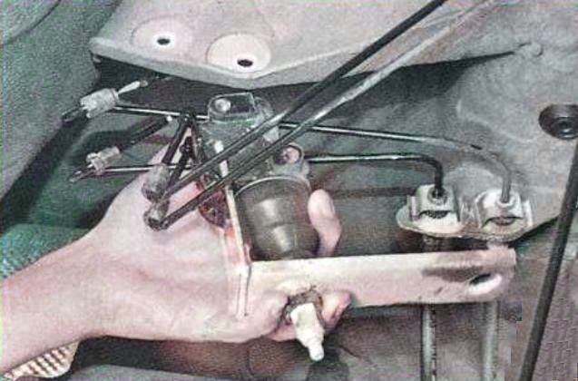 Brake pressure regulator replacement