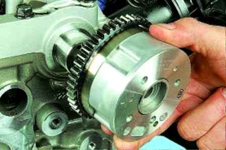 How to remove Hyundai Solaris engine camshafts