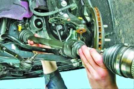 How to remove and install the Hyundai Solaris car engine