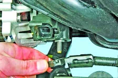 How to remove and install the Hyundai Solaris car engine