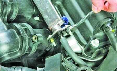 How to remove and install the Hyundai Solaris car engine