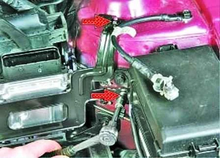 Cómo reemplazar los soportes del motor Hyundai Solaris de 2011