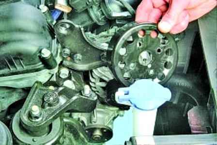 Replacing the pump and thermostat of the Hyundai Solaris cooling system