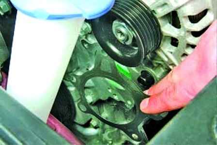 Replacing the pump and thermostat of the Hyundai Solaris cooling system