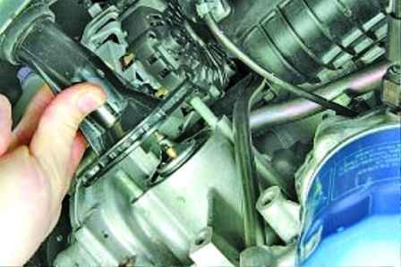 Replacing the pump and thermostat of the Hyundai Solaris cooling system