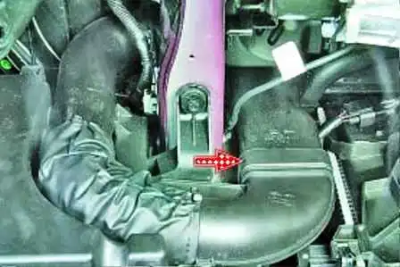 Reemplazo del elemento del filtro de aire y la carcasa Hyundai Solaris