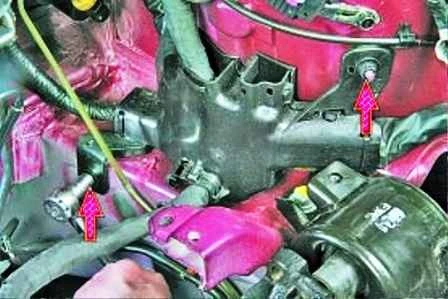 Cómo reemplazar los soportes de la planta de energía de Hyundai Solaris a partir de 2011