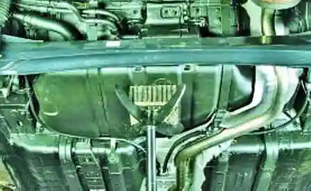 Снятие и установка адсорбера Hyundai Solaris