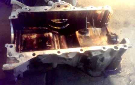 Removing and installing the oil sump of the Hyundai Solaris engine