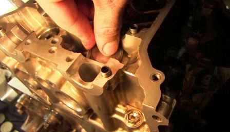 Hyundai Solaris engine valve stem seal replacement