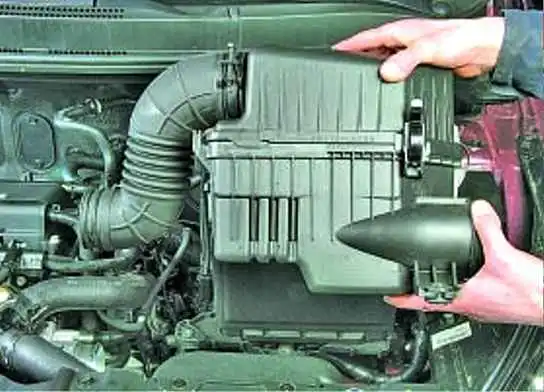 Снятие и установка впускной трубы двигателя Hyundai Solaris