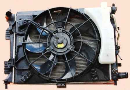 How to remove the Hyundai Solaris engine radiator