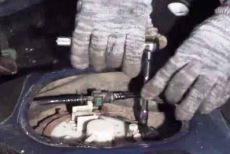 Removing and repairing the Hyundai Solaris fuel module