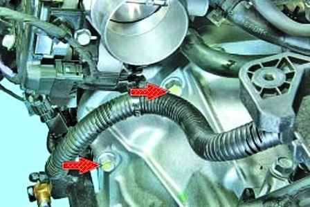 Extracción y comprobación del motor de arranque de un automóvil Hyundai Solaris