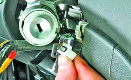Hyundai Solaris ignition lock replacement and repair