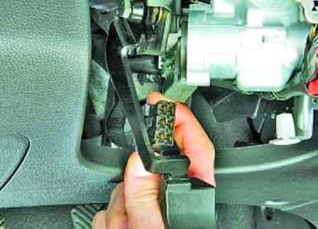 Reemplazo y reparación de la cerradura de encendido de Hyundai Solaris