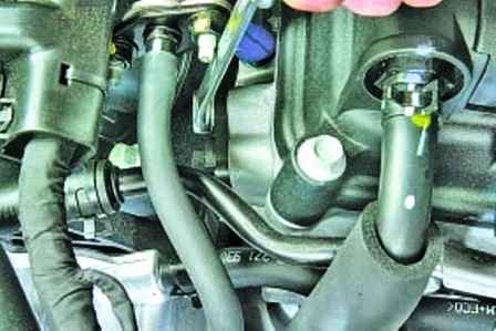 Extracción y comprobación de los sensores EMS del automóvil Hyundai Solaris