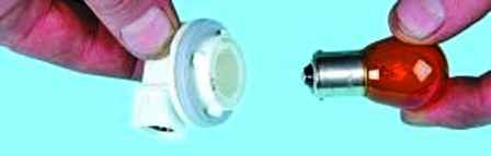 How to change bulbs in Hyundai Solaris lighting fixtures