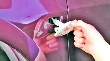 How to change bulbs in Hyundai Solaris lighting fixtures